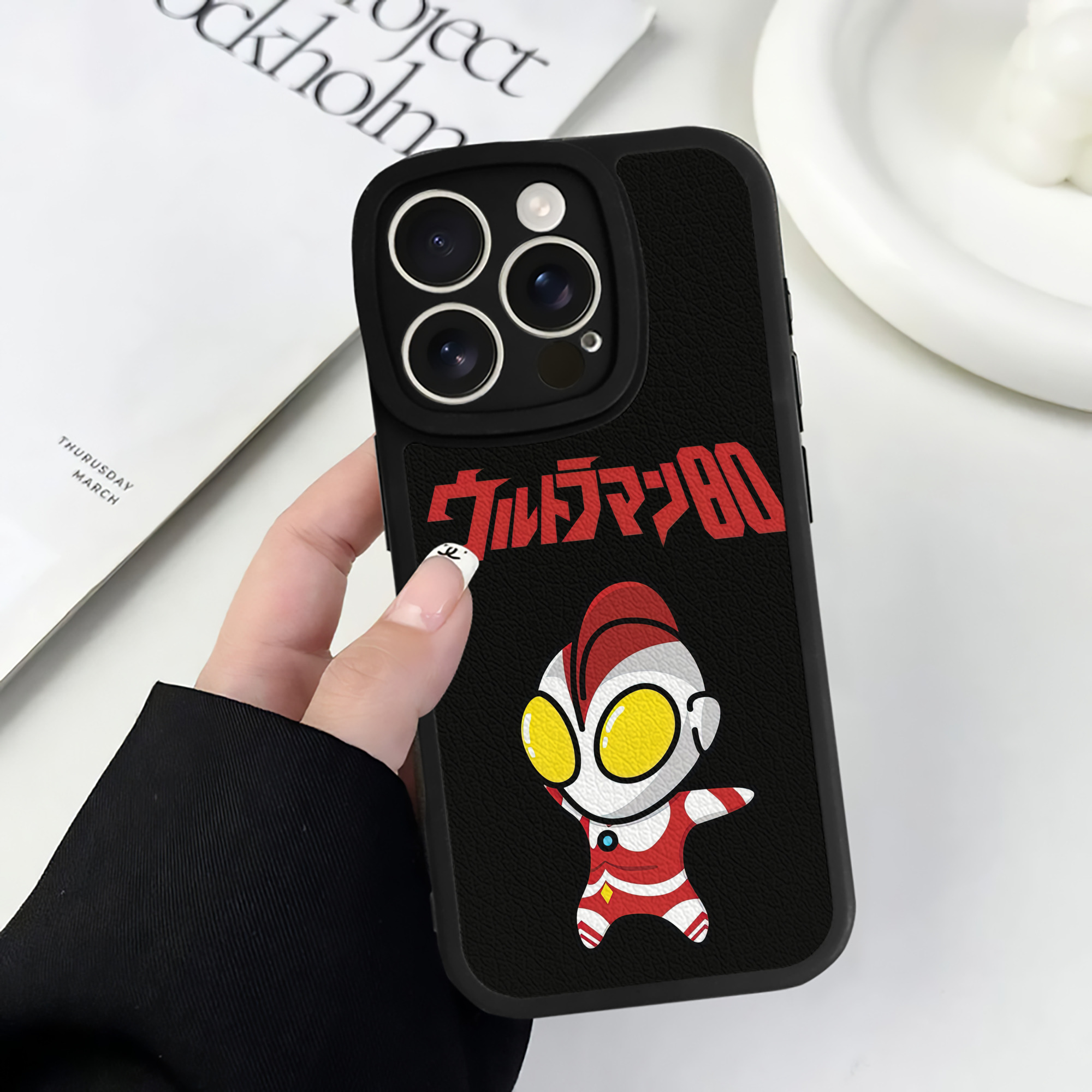（画像用） ウルトラマン Ultraman 【iPhone 16シリーズ対応】シリコンスマホケース（レザー調） 材質：シリコン